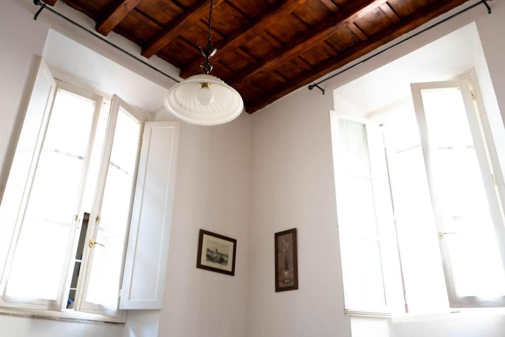 Edoardo'S Historic Apartment Рим Экстерьер фото